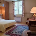 Spacious With Private Pool And Park