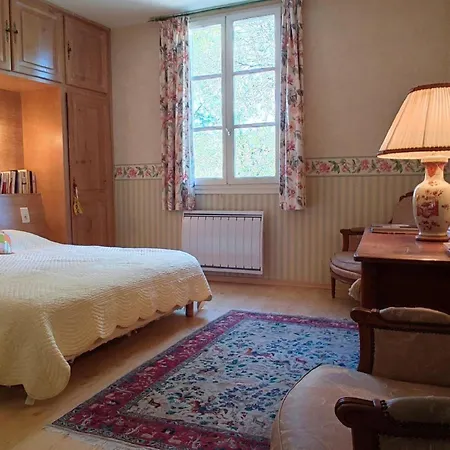 Spacious With Private Pool And Park
