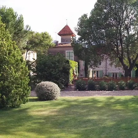 Дом отдыха Spacious With Private Pool And Park Puisserguier