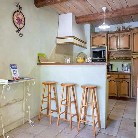 Spacious With Private Pool And Park