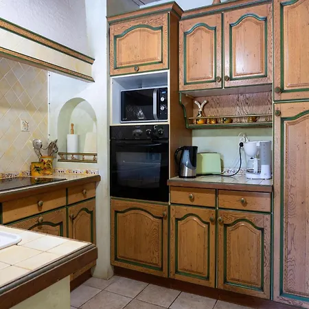 Tatil Evi Spacious With Private Pool And Park
