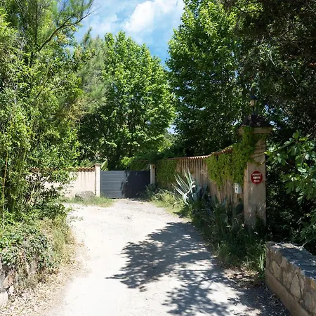 Spacious With Private Pool And Park Ferienhaus