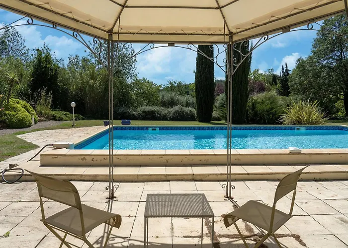 Spacious With Private Pool And Park Ferienhaus *