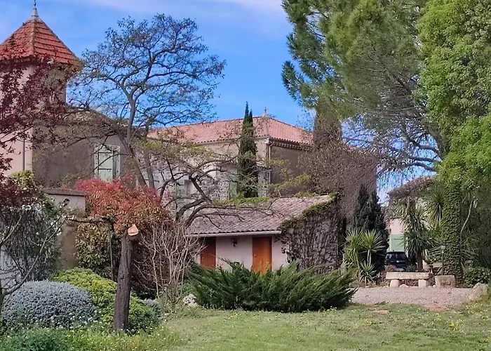 Spacious With Private Pool And Park Ferienhaus