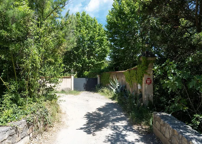Spacious With Private Pool And Park Ferienhaus