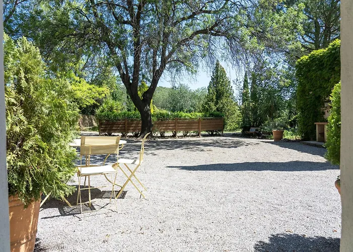 Spacious With Private Pool And Park Ferienhaus Puisserguier